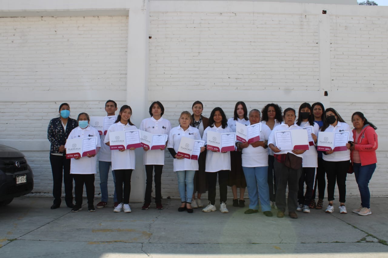 “Tlaxcala Students Celebrate Accreditation of Primary and Secondary Education from ITEA”